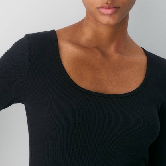 Aritzia TNA HomeStretch Rib Equalizer Longsleeve cotton top black size large - Picture 4 of 9